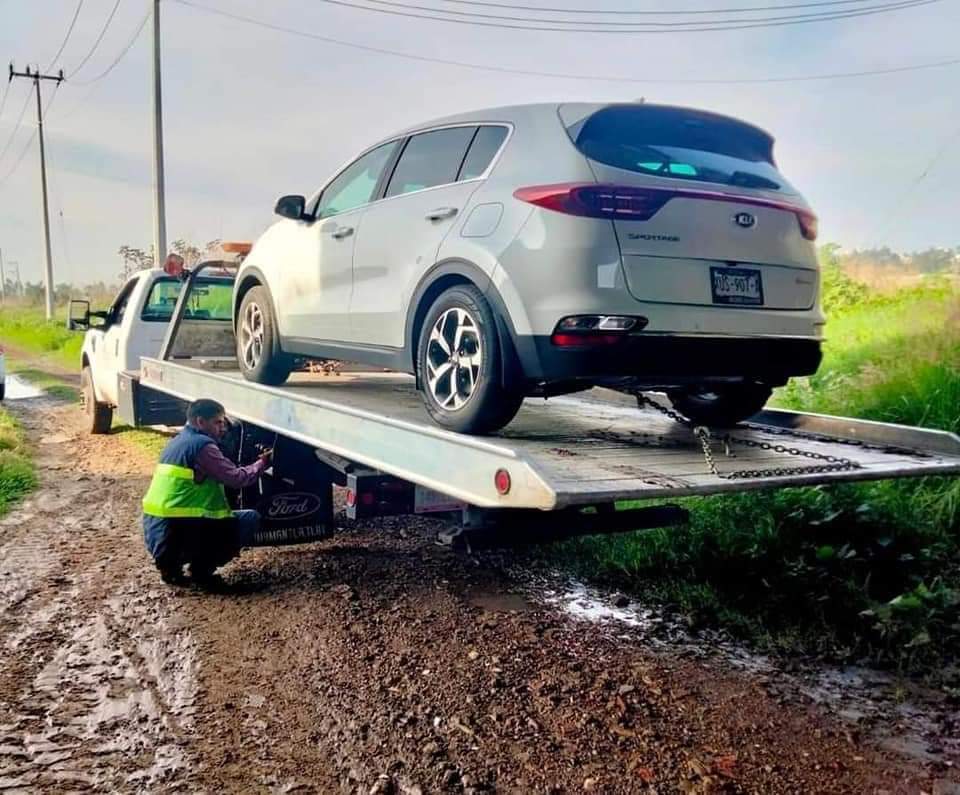 Recupera Policía de Tlaxcala capital camioneta que fue robada con violencia en Panotla